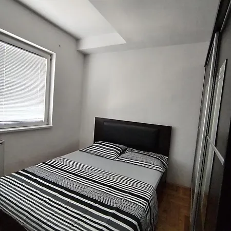 City Apartment Ni Екстериор снимка