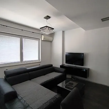 City Apartment Ni Екстериор снимка