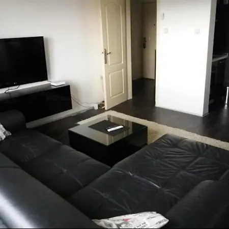 City Apartment Ni Екстериор снимка